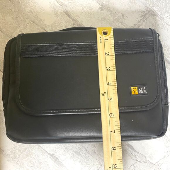 Case Logic Small Case Black Leather with Audio Jack (Missing Strap) - Picture 8 of 9